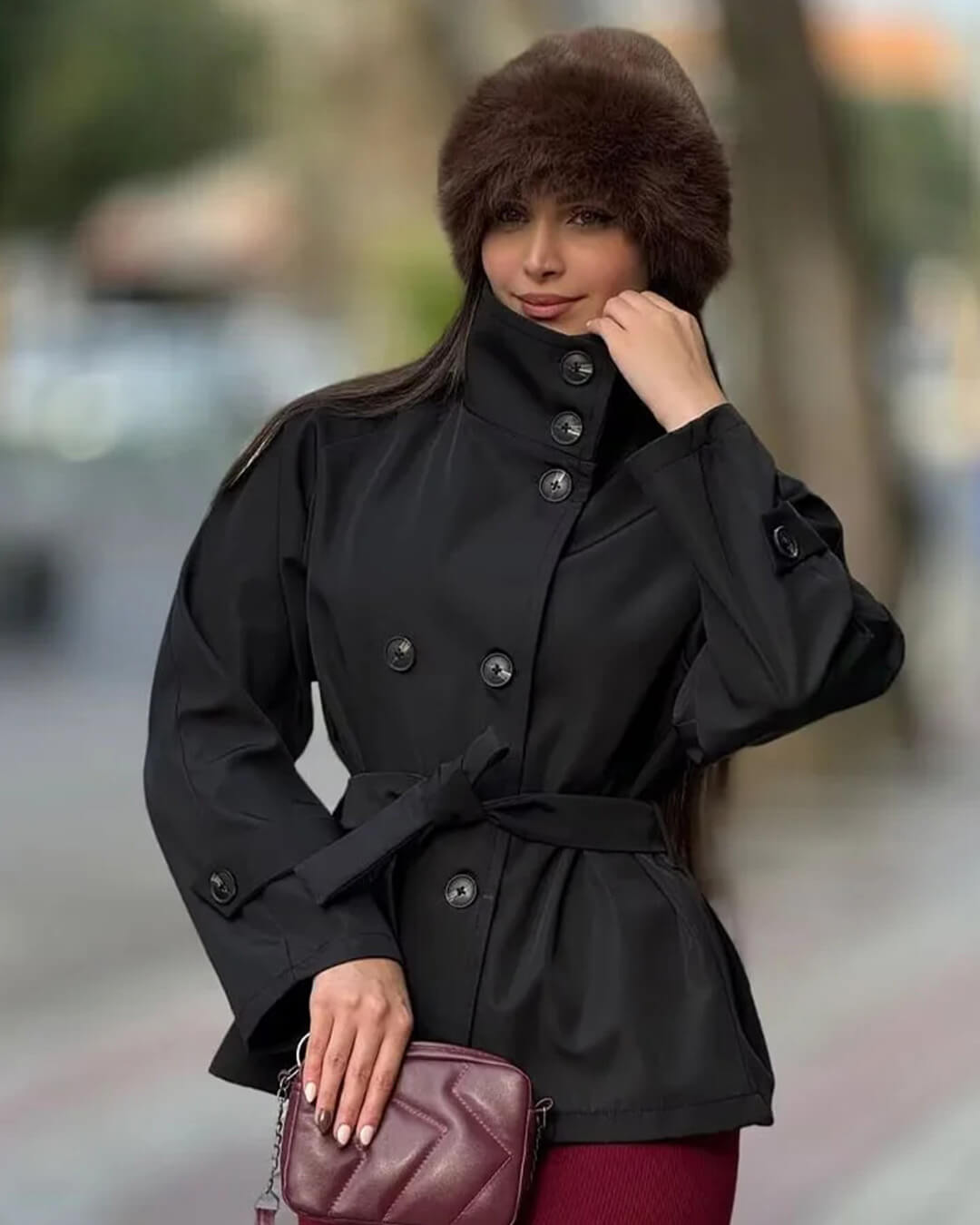 Mara cropped trench coat in black | SOKYND