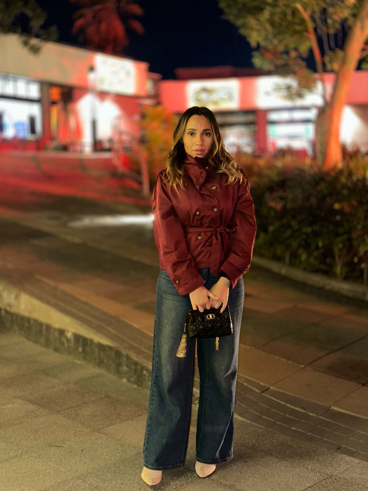 Mara cropped trench coat in burgundy | SOKYND