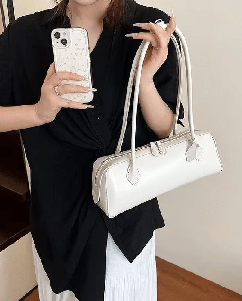 Emily Vintage Leather Baguette Bag