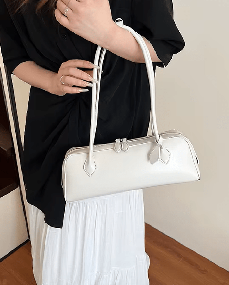 Emily Vintage Leather Baguette Bag