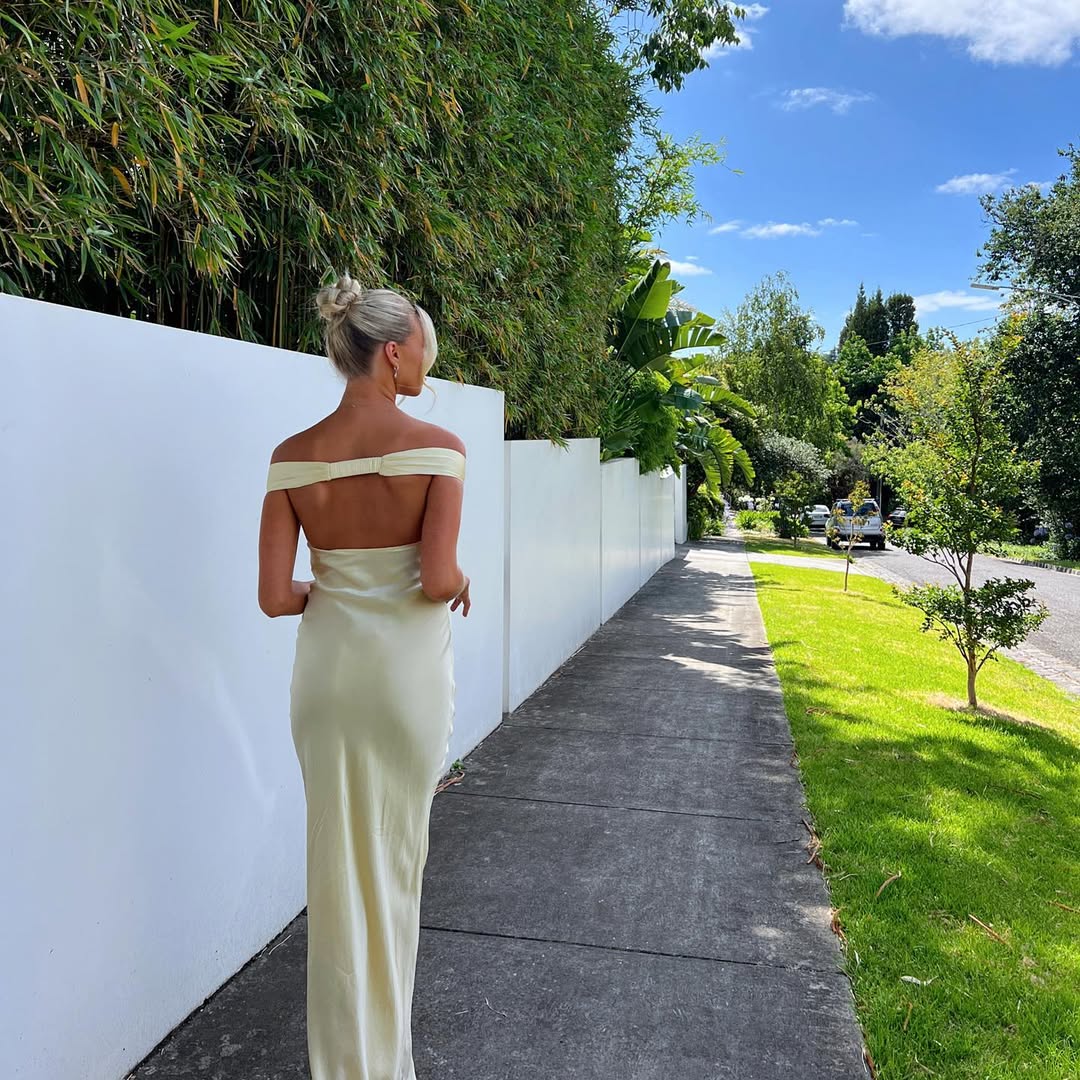 SOKYND Celeste Backless Satin Maxi Dress DressM