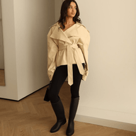 Gabardina curta Elona com cinto
