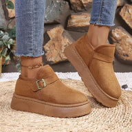 Botins Lena Slip-On em Camurça com Sola Plataforma