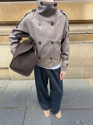 Casaco Oversized Lisa com Gola de Pé