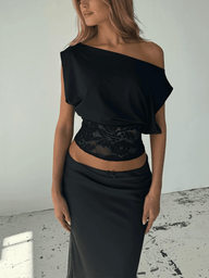 Top de Renda Maureen de Ombro Inclinado