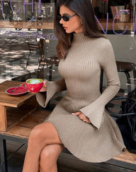 Vestido de malha canelada com mangas balão Sara