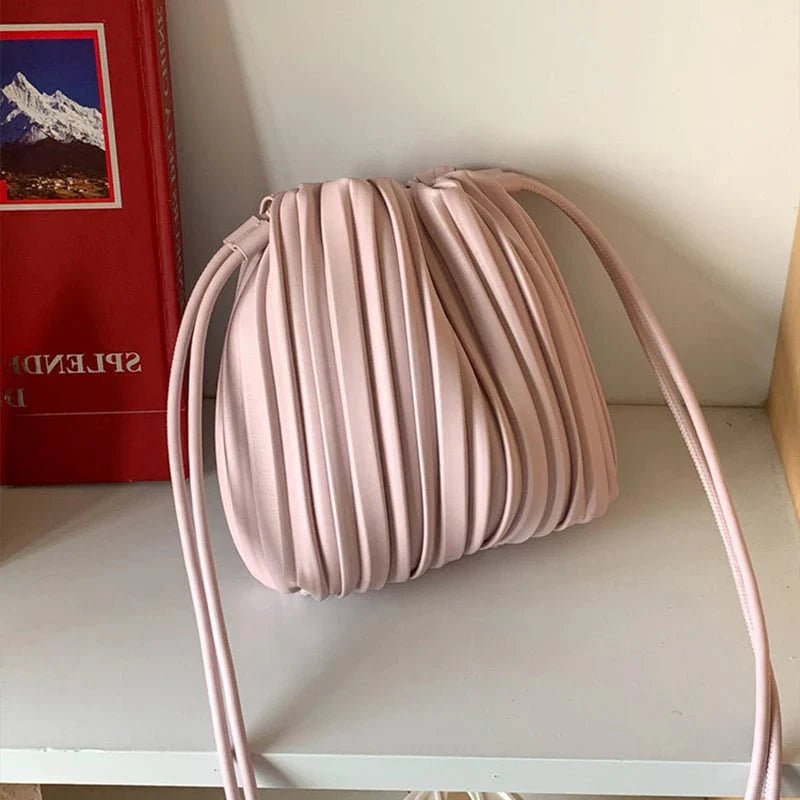 Claudia Bolsa Transversal Pregueada